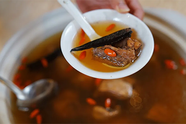 The Golden Season for Autumn Tonic: Why Choose Lingzhi? One Reason Is Enough